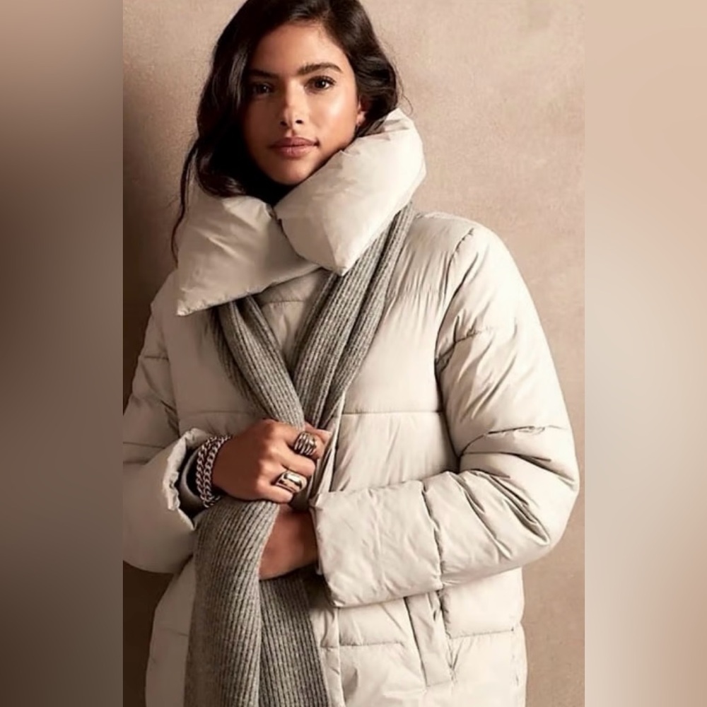 Banana Republic Short Gray Puffer Jacket, Sz S (P2P 23”) NWOT